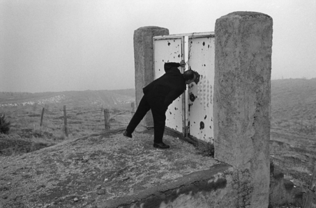 abbas-iranian-photographer-magnum-film-by- kamy-pakdel-abbas-by-abbas-photojournalist-war-religion-world-COVER